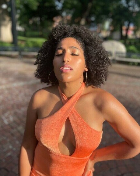 完璧なボディ オンリーファンズ セクシーヌード 写真
