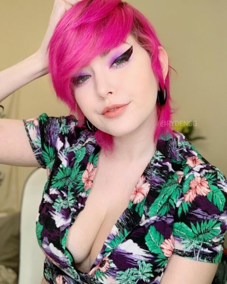 JOIビデオオンリーファンズ セクシーヌード 写真