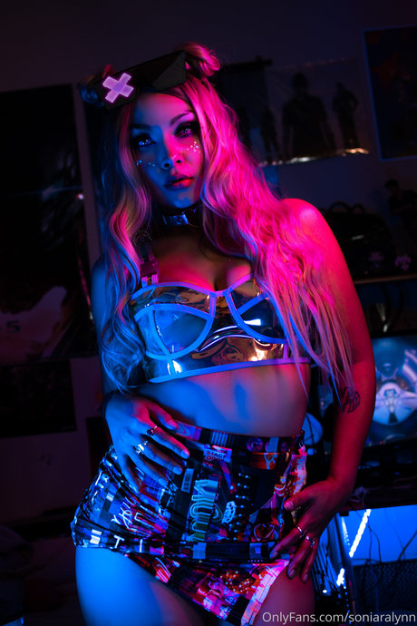 Soni Aralynn かわいいスター 写真