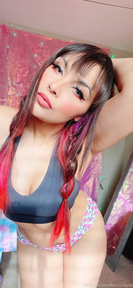 Soni Aralynn 可愛いモデル 画像