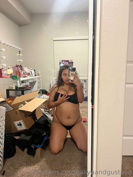 おっぱいオンリーファンズ ホットセクシー 写真