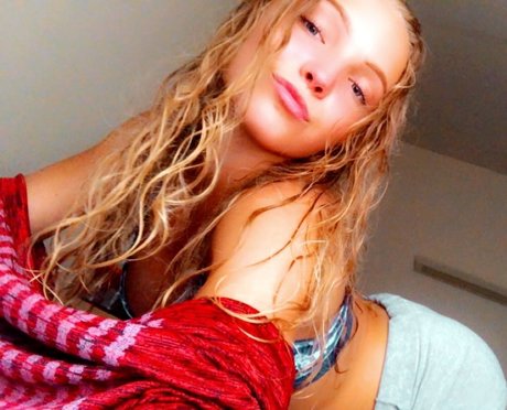 小さいペニスのオンリーファンズ ホットヌード 写真