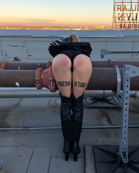 アジア人カップルオンリーファンズ アダルト 画像