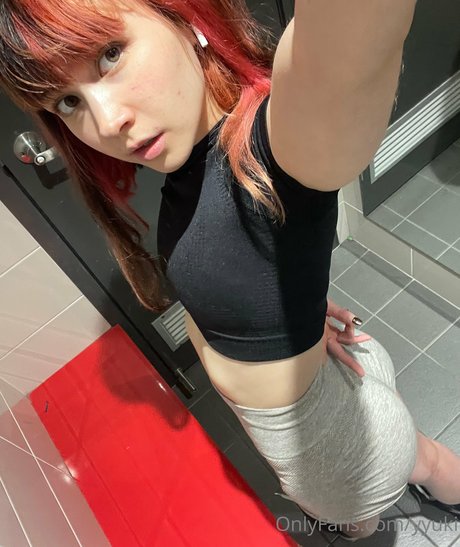 ヨガパンツ オンリーファンズ 美しいポルノ 写真