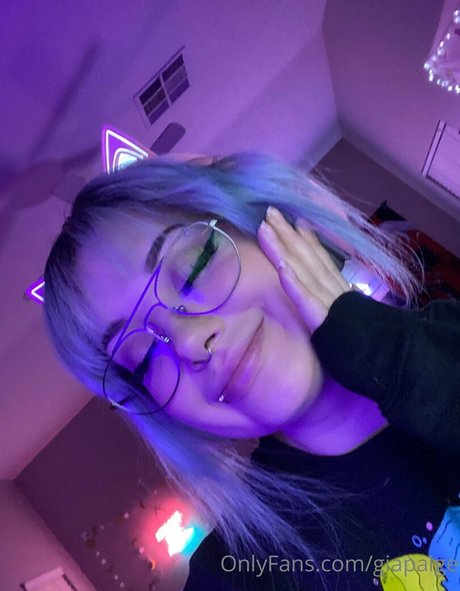 セレブゲイオンリーファンズ セクシーヌード 画像