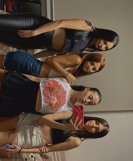 スキニーオンリーファンズ セックス 写真