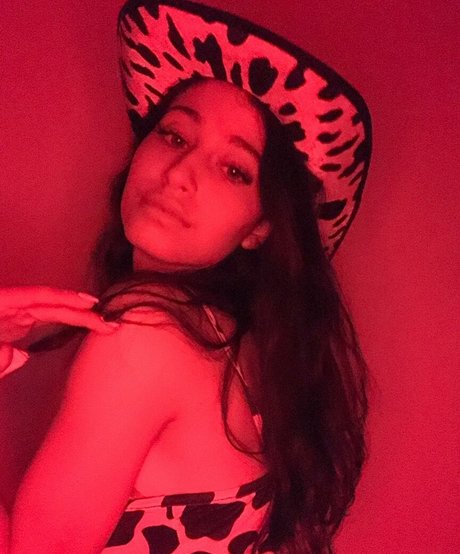 ネイティブオンリーファンズ アート裸 画像