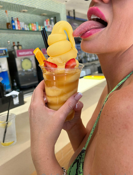 Tori Hendricks 最高のポルノスター 画像