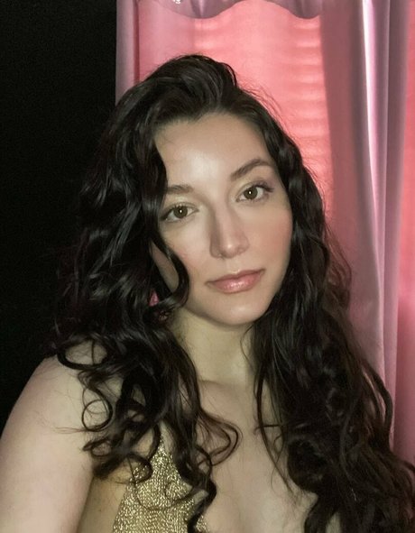 DMオンリーファン セクシーヌード 画像