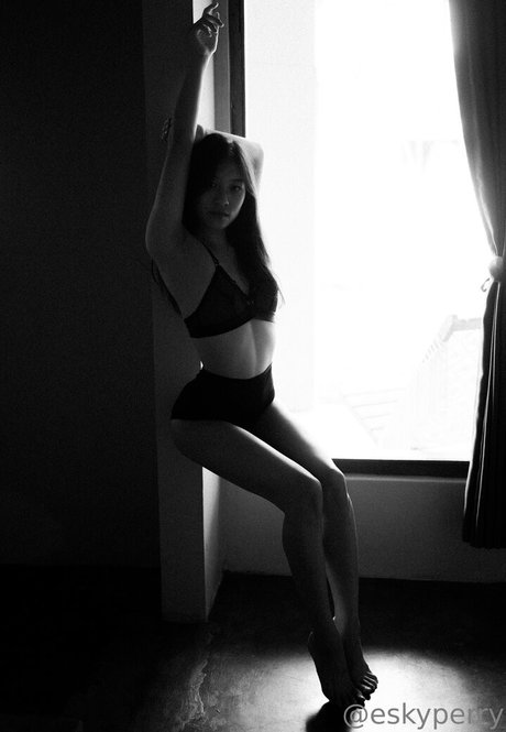 アマチュアレズビアンオンリーファンズ 美しいヌード 画像