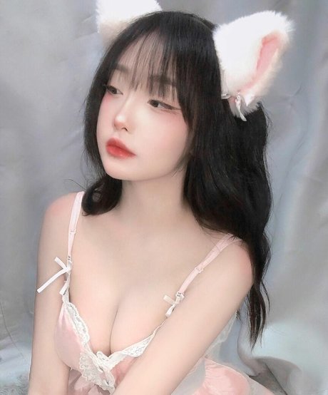 フェイシャルオンリーファンズ 美しい裸 写真