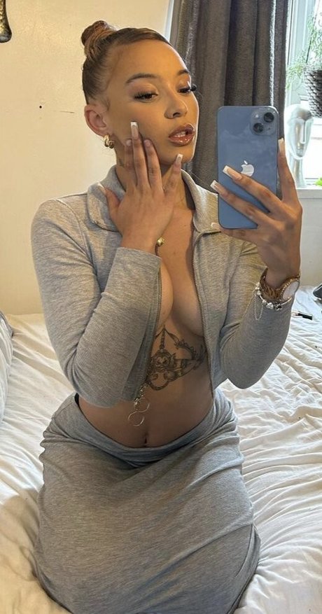 Tia Ivy ポルノスター 可愛い 写真
