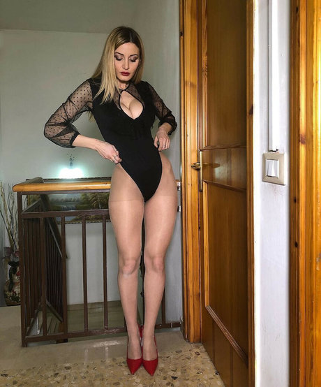 Rosy Maggiulli ヌードモデル ギャラリー