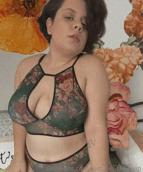 just peachpievip ポルノモデル 写真
