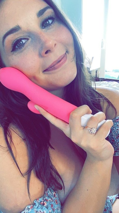 Cyber tits エロティック女優 画像