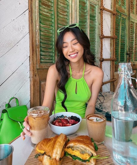 Waikei Waikeezy 無料女優 写真