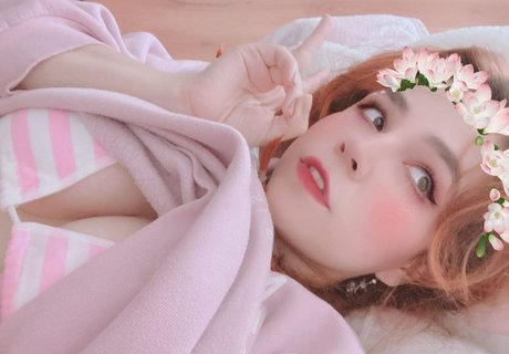 フェラチオ 3P オンリーファンズ ホットセクシー 写真