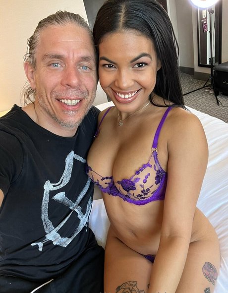 mickbluexxx ヌード女優 写真