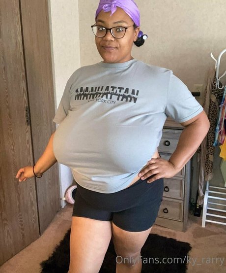 ky rarry エロティックなモデル 写真