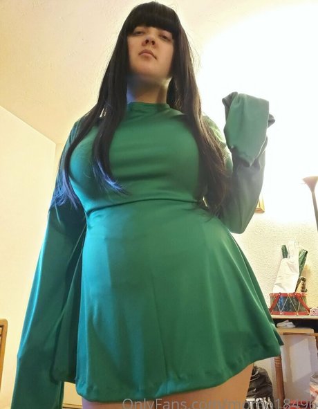 momo18496 エロティックなモデル 写真
