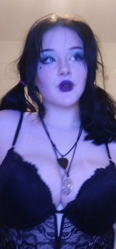 urlilsuccubus モデル 画像