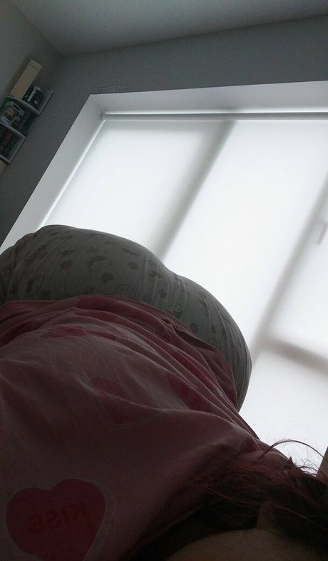 urlilsuccubus スター 裸 写真