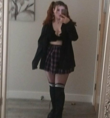 urlilsuccubus ポルノスター 裸 写真