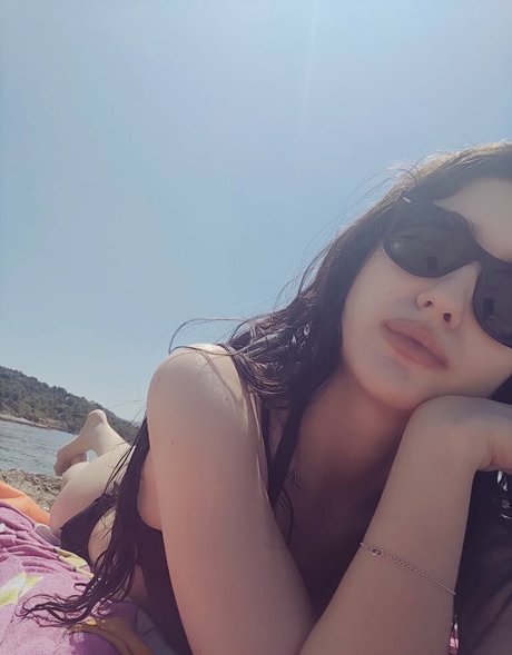Av3lline ヌード女優 写真