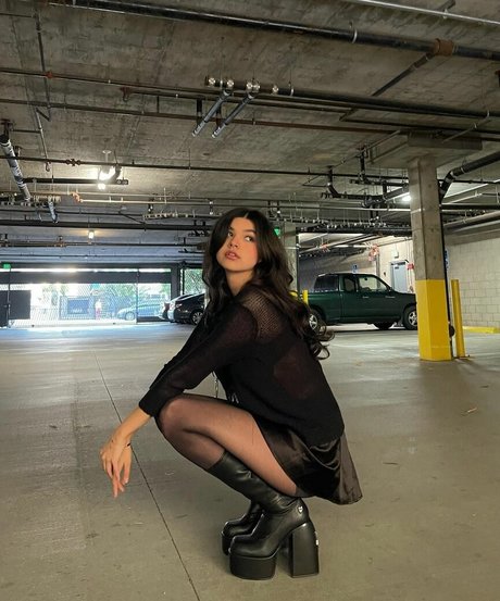 熟女フェラチオオンリーファンズ 無料裸 写真