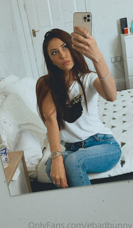 ebadbunny ヌードのポルノスター ギャラリー