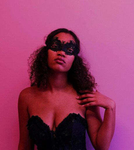 sincerelyamused アダルト女優 写真
