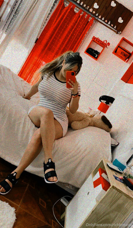 セクシーなアジア人オンリーファンズ 無料ポルノ 写真