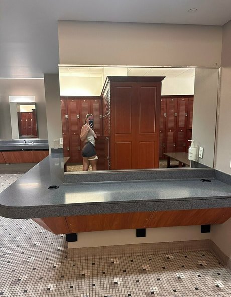 Ashley Aoky セックスモデル 写真