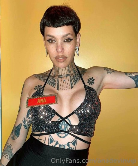 anadevinvip ホットなポルノスター 写真