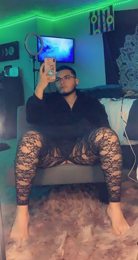 Ernasty 美しいポルノスター 写真