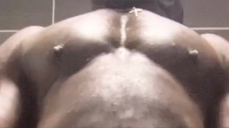 Black Mature Muscle セックスモデル 画像