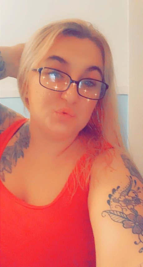 ThickTattdBaby ヌードのポルノスター 写真