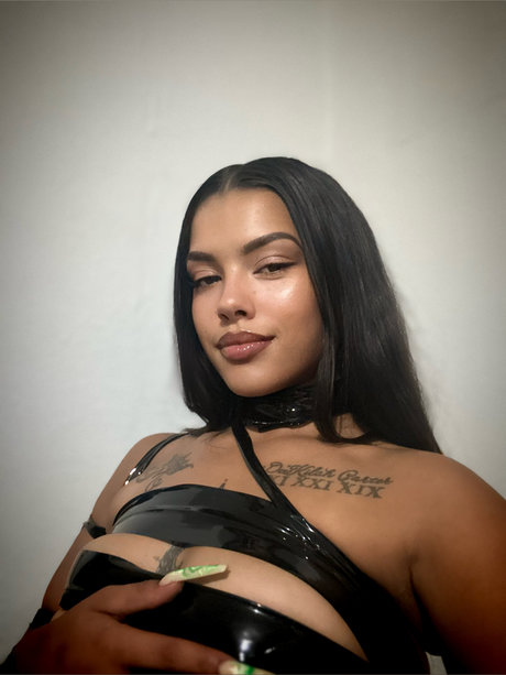 TheHoneyD 裸の女優 画像