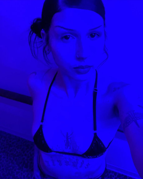 Evil girl 完璧な女優 画像
