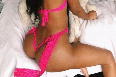 ブラジルの巨乳オンリーファンズ セクシーxxx ギャラリー
