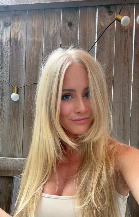 アナル輪姦オンリーファンズ 美しいヌード 写真
