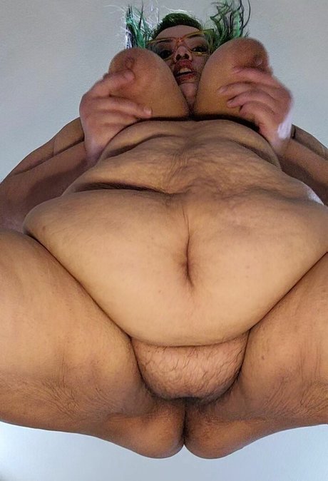 Juniper Moans ポルノスター 写真