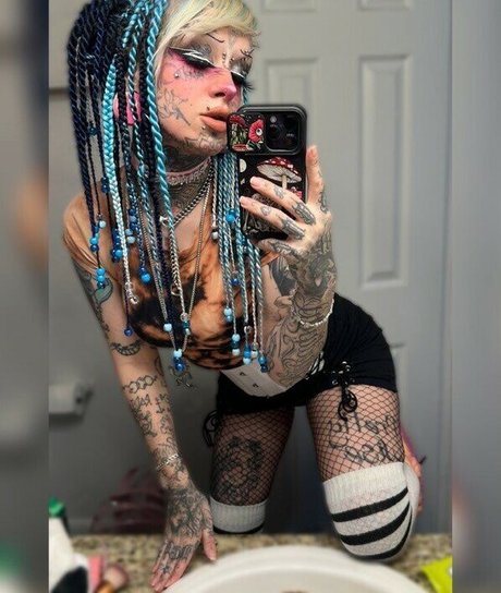 FaceTatMami 美しいポルノスター 写真