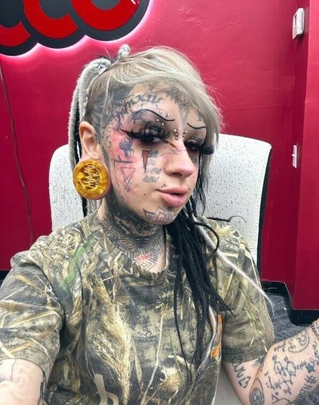 FaceTatMami 裸のモデル ギャラリー