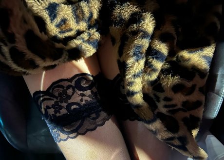 Kaitlynn Rhenea Asmr 素敵なモデル 写真