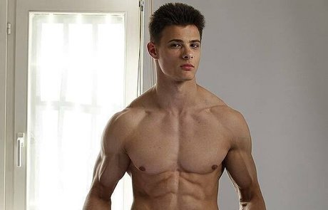 andrei karenin ポルノスター 写真