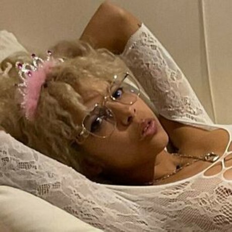 bloompoison トップ女優 画像