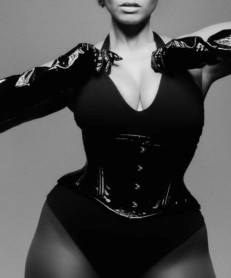 Shadia Ampadu xxxポルノスター 画像