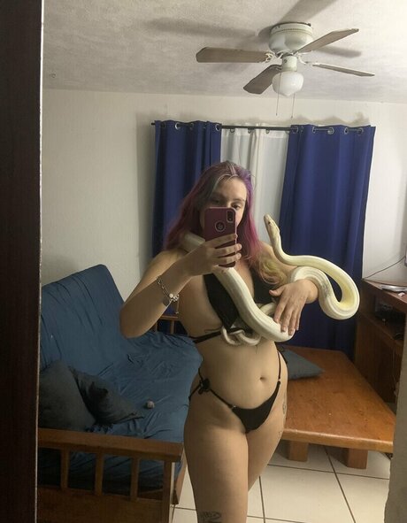 Lilithsnake かわいいポルノスター 写真