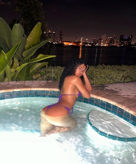 Journi Carr 完璧なモデル 画像